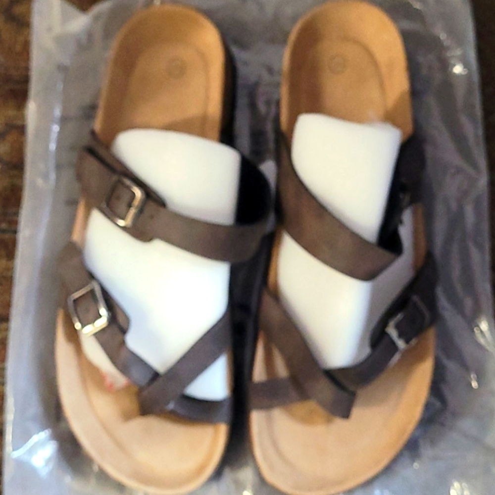 Sandals color Brown
